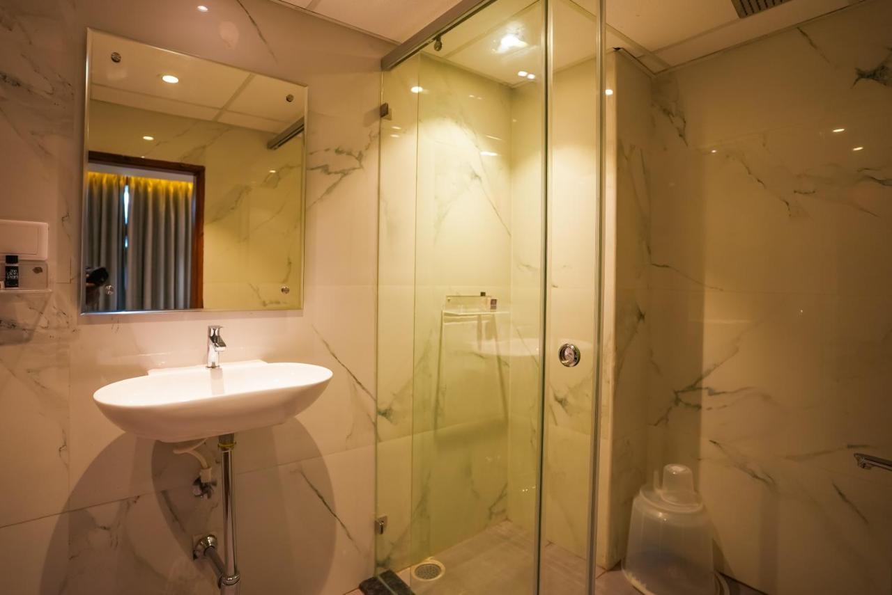 Hotel Sunrise Hospitality Віджаявада Екстер'єр фото
